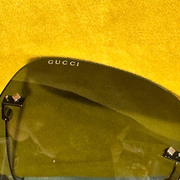 GUCCI Sunglasses with Dangle Hearts & Ltd Edition Case GUCCI Luxury Sunnies NWT - Picture 8 of 16